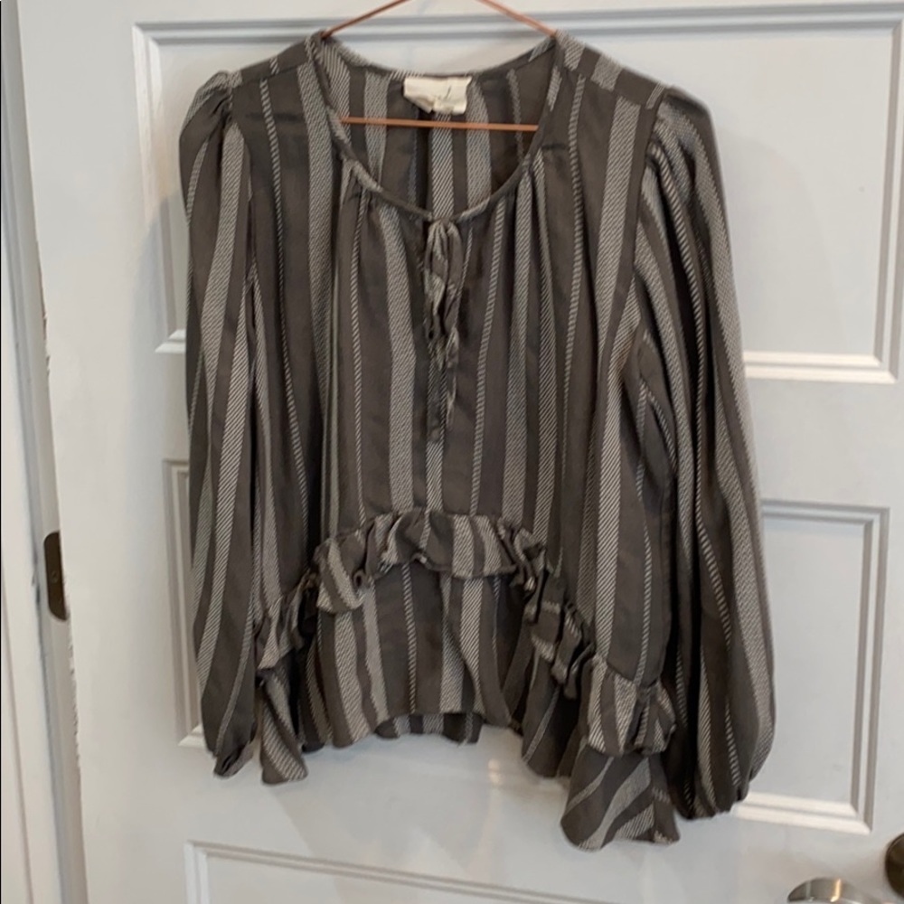 Anthropologie gray flowy top